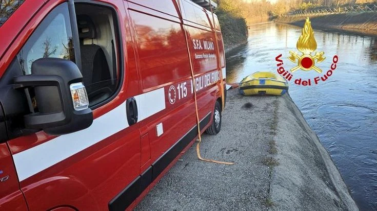 Parabiago, cade nel canale Villoresi mentre passeggia con la moglie: salvato da un passante