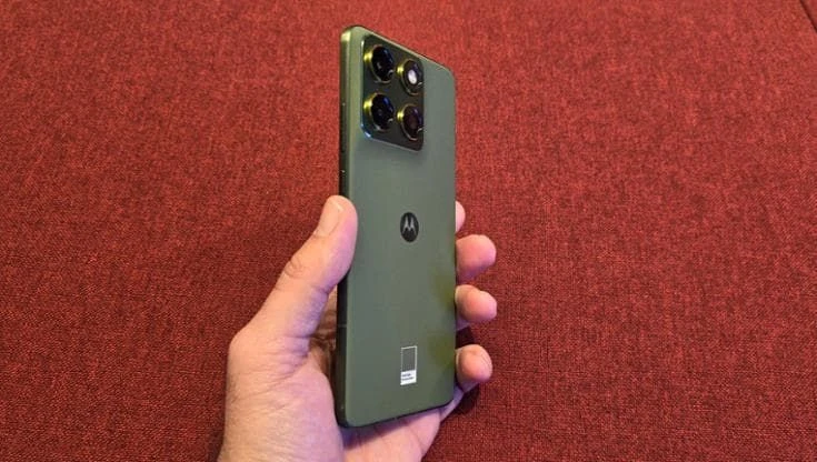 Motorola sulla scia di Apple e Samsung: l’Edge 70 è il nuovo smartphone ultrasottile