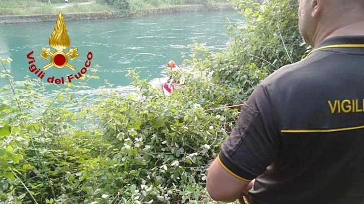 Si tuffa nel fiume Adda e annega: morto un ragazzo di 16 anni, il corpo ripescato a Trezzo
