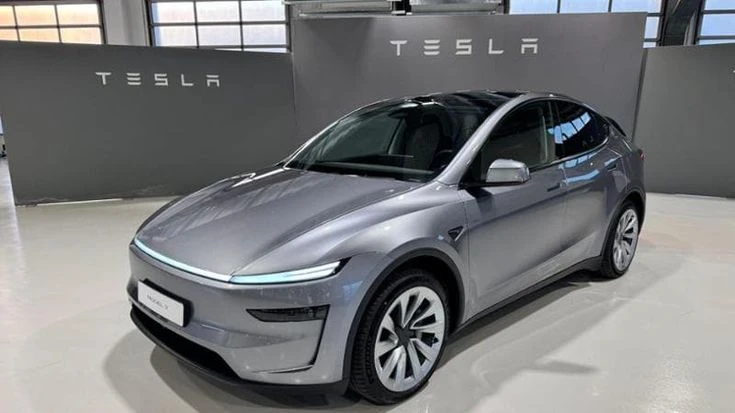 Tesla non è più il sogno elettrico degli europei: i potenziali clienti preferiscono Audi e Bmw