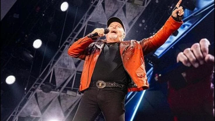 Vasco Rossi, al via il tour a Rimini: “Qui una sana e scandalosa felicità collettiva”