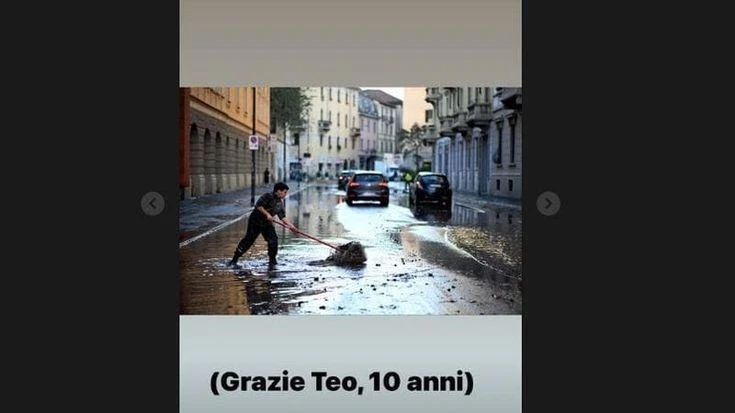 Maltempo a Milano, Teo, 10 anni, spala il fango nel quartiere Isola: 