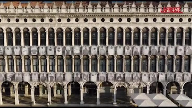 'Dreams in transit': a Venezia l'installazione di JR dedicata ai sogni dei migranti