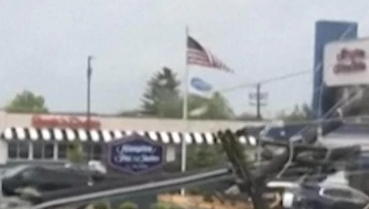 Tempesta violenta colpisce il Midwest: raffiche fino a 146 km/h e piogge torrenziali in Missouri
