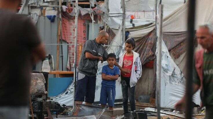 A Gaza faticano a arrivare le tende per gli sfollati. “Un modo per farci andar via”