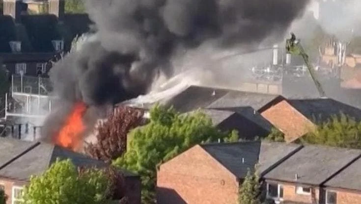 Londra: violento incendio in una stazione elettrica, evacuate 80 persone