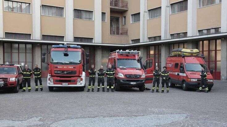 Intossicazione alimentare alla mensa del Comando dei vigili del fuoco di via Messina a Milano: malori per 15 operatori