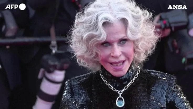 Cannes, da Jane Fonda a Dami Moore, Gongi Li e Joan Collins: i volti del festival