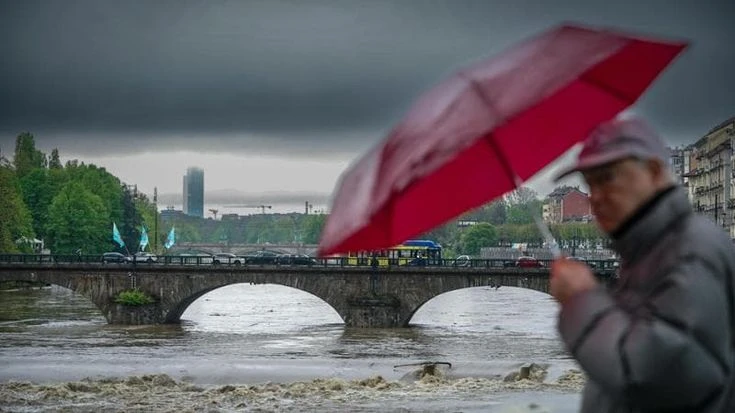 Previsioni meteo, un altro ciclone con forte maltempo al Nord. Weekend più soleggiato
