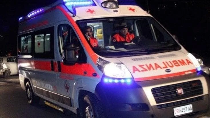 Barletta, spari in pieno centro: ferito alle gambe un ragazzo di vent’anni