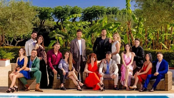 Temptation island 2025, doppio appuntamento tra falò, mobili distrutti e amori alla deriva