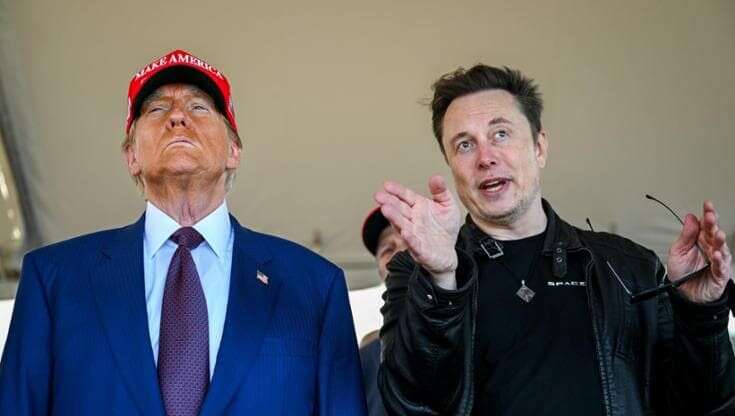 L'IA di Musk ha bloccato i siti che lo accusano, insieme a Trump, di diffondere fake news