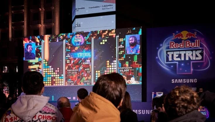 Tetris diventa un torneo nei cieli di Dubai