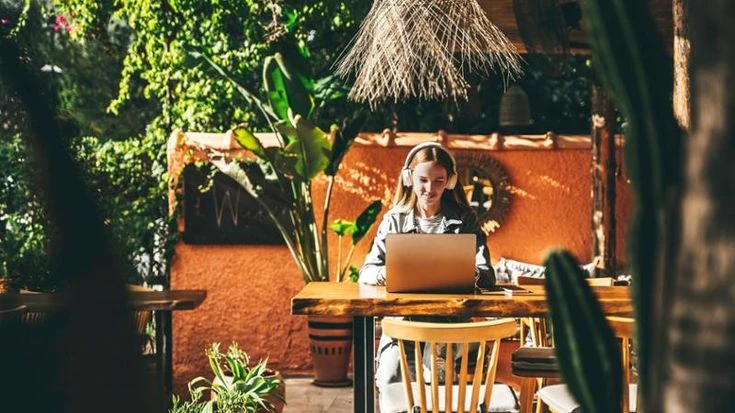 Tra solitudine e ricerca di nuovi modelli: i nomadi digitali non sono più così nomadi