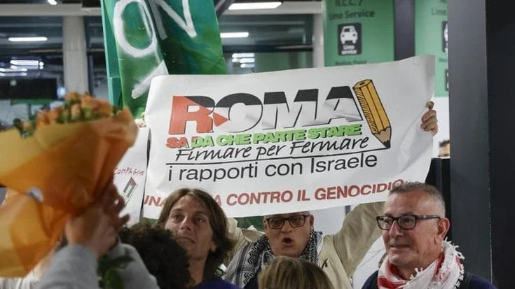 Flotilla di terra, arrivati a Fiumicino sei attivisti dalla Libia Ovest. Due ancora trattenuti a Est