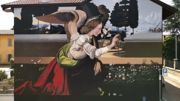 L''Annunciazione' di Leonardo sui muri di Lonate Pozzolo grazie all'urban artist Andrea Ravo Mattoni