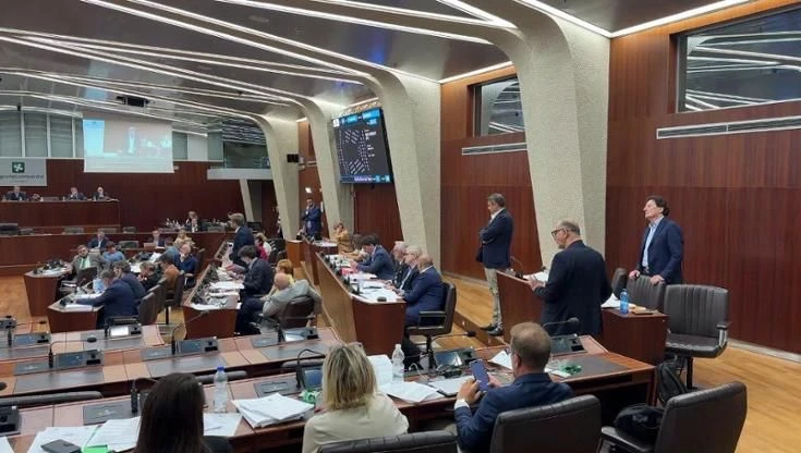 Al Pirellone la protesta del centrosinistra: 