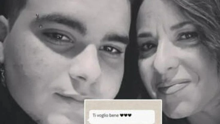 Treviso, muore per un tumore ma non vuole mancare il compleanno della madre: programma sms per lei