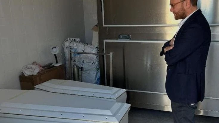 “A Lampedusa ancora bare bianche abbandonate”: la denuncia su Instagram di Peppe Provenzano