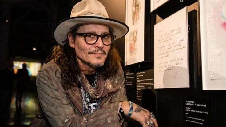 Johnny Depp in vacanza alle Bahamas mostra i denti nuovi