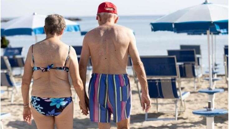 Alzheimer, malati e caregiver in vacanza al mare