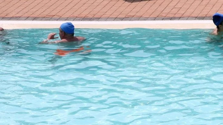 Perugia, la denuncia di un ragazzo: “Mi hanno violentato in piscina”