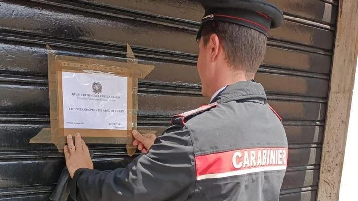 Brugherio, vende alcolici a bambini di 11 anni: chiuso un minimarket