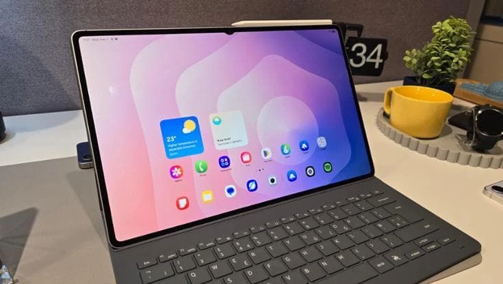 Samsung Galaxy Tab S11 Ultra, la recensione: grande e sottile, è un tablet che può fare da pc o tv
