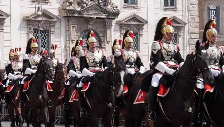 Festa della Repubblica, cerimonia del cambio della Guardia sul piazzale del Quirinale