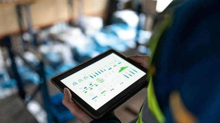 Vendita al dettaglio, l’IA incrementa la produttività del 33% e riduce i costi di gestione del 67%