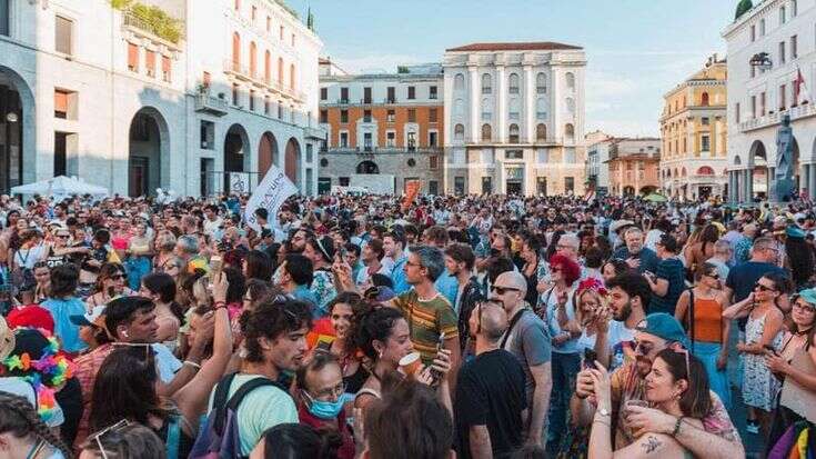 La Provincia di Brescia (di centrodestra) nega il patrocinio al Pride: “Non è un evento culturale o per il turismo, restiamo neutrali”