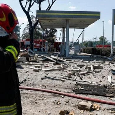 Ancora gravissimi i due feriti ricoverati al Grandi Ustioni. In mattinata arrivato un terzo paziente