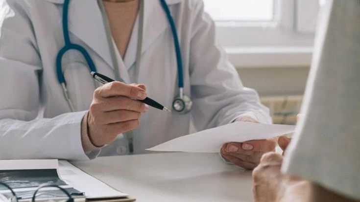 Venezia, contraggono epatite dopo autotrasfusioni fatte da un medico vicino ai no vax. la Procura apre un fascicolo