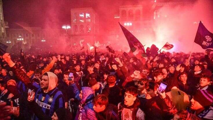 Festa scudetto dell’Inter, il prefetto vieta gli alcolici domenica 28 aprile: si potranno consumare solo al tavolo