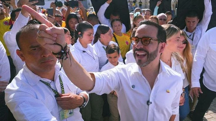 Elezioni in Colombia, estrema destra in vantaggio a sorpresa: Cepeda dovrà rimontare al ballottaggio