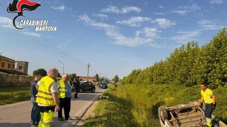 Roncoferraro, due giovani uomini in bici muoiono travolti da un furgone mentre andavano al lavoro