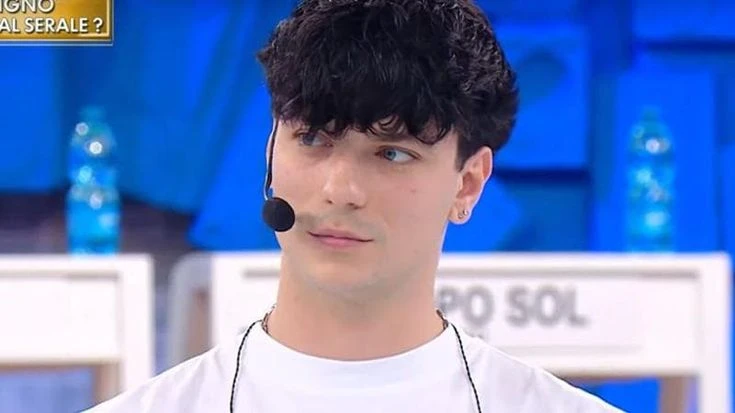 “Amici”, Ege Monaco: “Sono finita in terapia, Trigno mi ha tradita davanti a tutti”