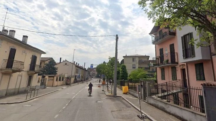 Pavia, uccide l’amico e trascina il corpo in strada: i passanti lo vedono e danno l’allarme