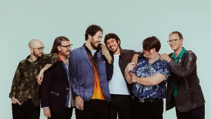 Pinguini tattici nucleari, la scaletta del concerto. Tutte le curiosità delle canzoni