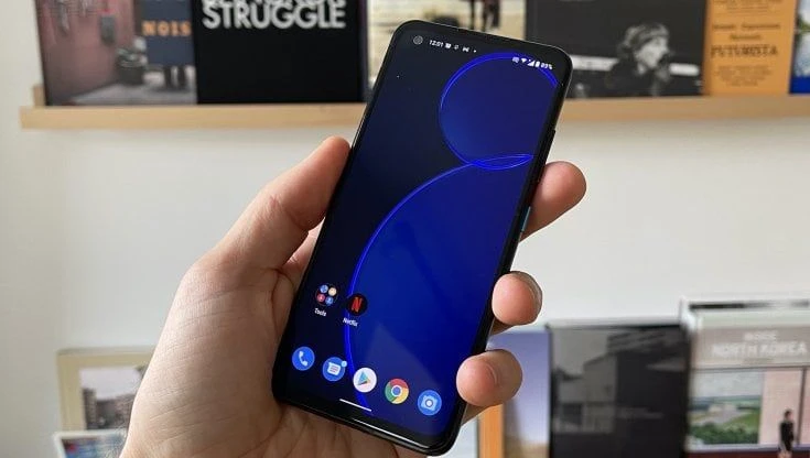 Asus Zenfone 8, torna di moda lo smartphone Android compatto