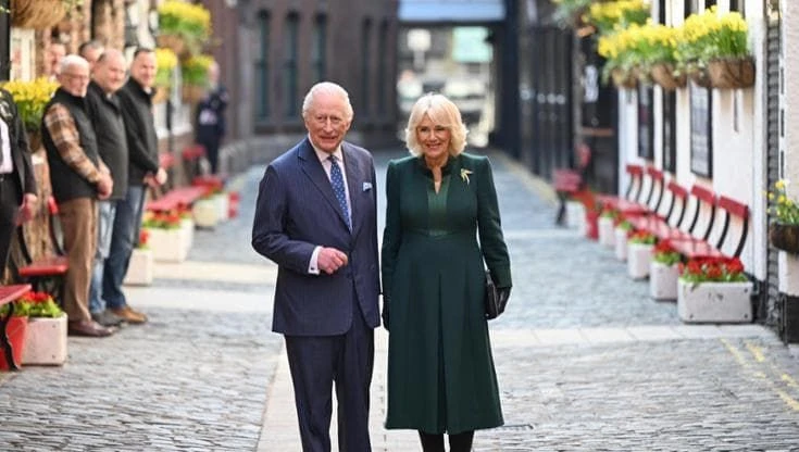 Carlo e Camilla: 50 anni di amore e 20 di matrimonio ripercorsi per tappe fotografiche