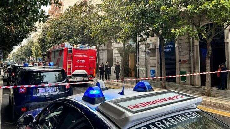 Incendio in casa nel centro di Andria, un uomo anziano trovato morto all’interno