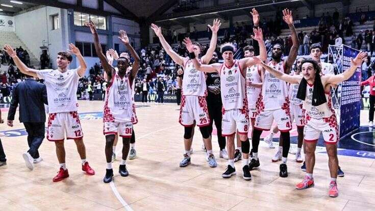 Basket, Serie A, Pistoia vince con un tiro di Rowan, il figlio del presidente. Milano batte Brescia