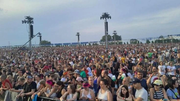 Ligabue a Campovolo: “Non dobbiamo credere a chi ci dice che il mondo non può cambiare”