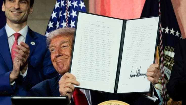 L’intelligenza artificiale secondo Trump: potenza, biosecurity e zero regole