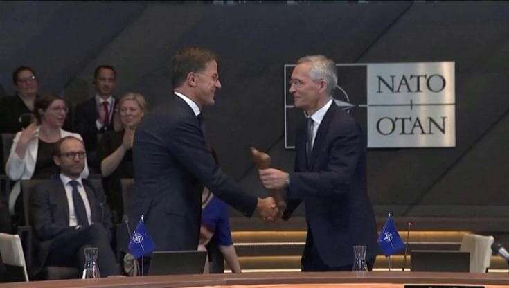 Rutte assume la guida della Nato: 