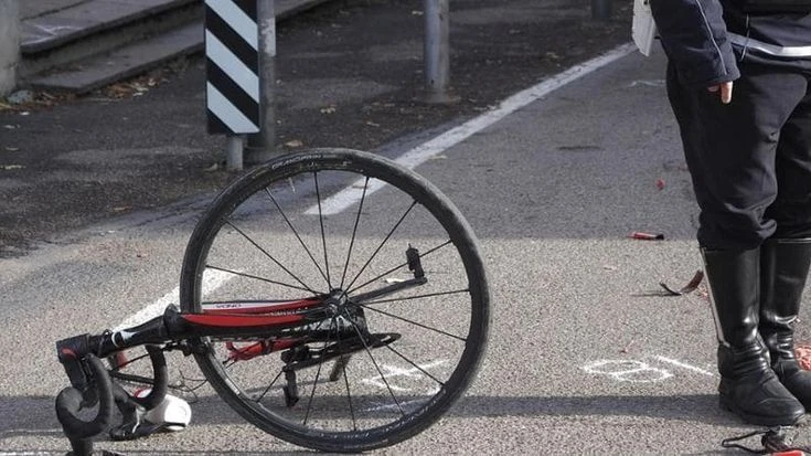 Treviso, diciottenne senza patente travolge ciclista con l’auto e lo uccide