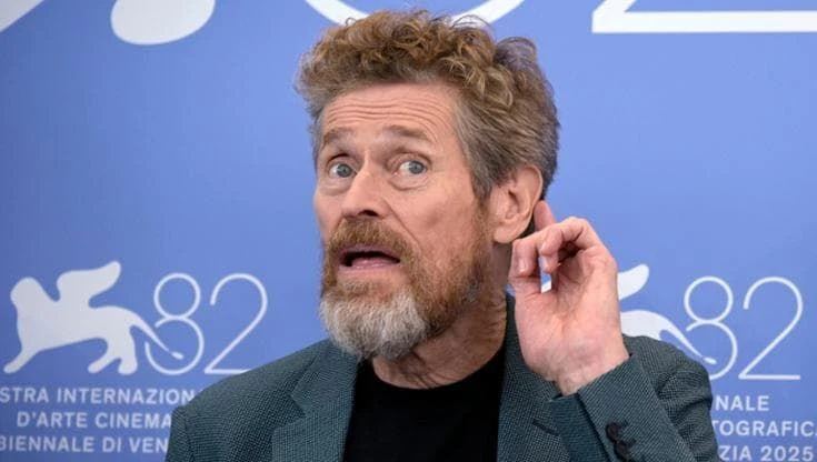 Willem Dafoe: “L’età? Mi ci fanno pensare gli altri. Io penso allo yoga e ai miei prossimi film”