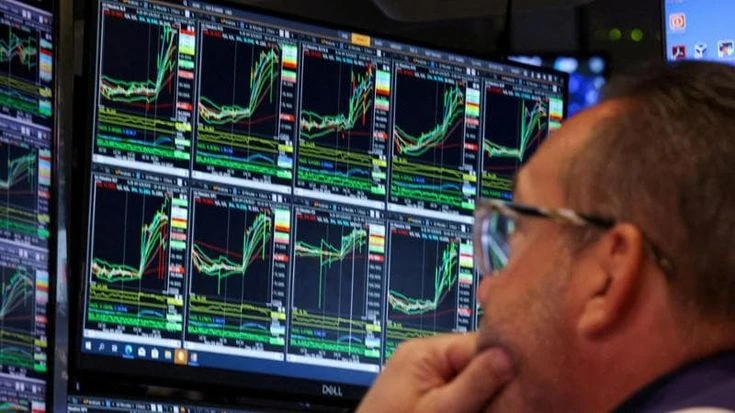 Le Borse di oggi, 26 giugno. Lo spread sotto quota 90. Minimo da aprile 2010