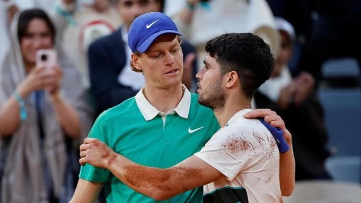 Alcaraz, l’incredibile striscia di vittorie da quando Sinner è tornato in campo. La classifica Atp